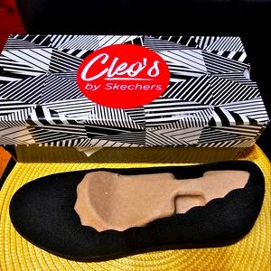 Cleo's Skechers, Women's size 9 wide  Black Flat